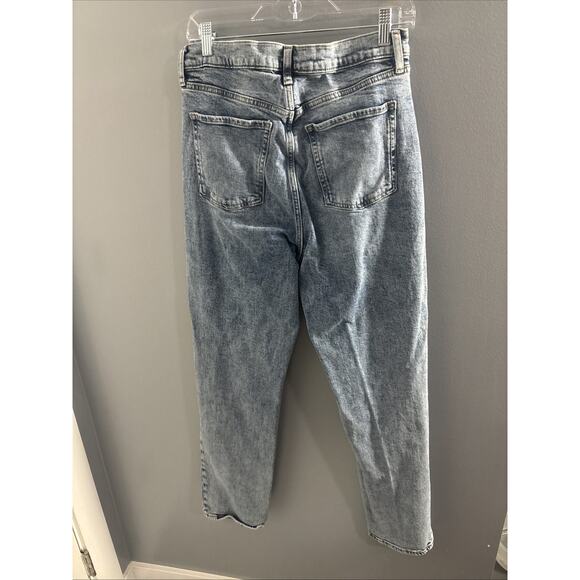 Old Navy Women's Straight Leg Jeans in Light Gray - Picture 4 of 4